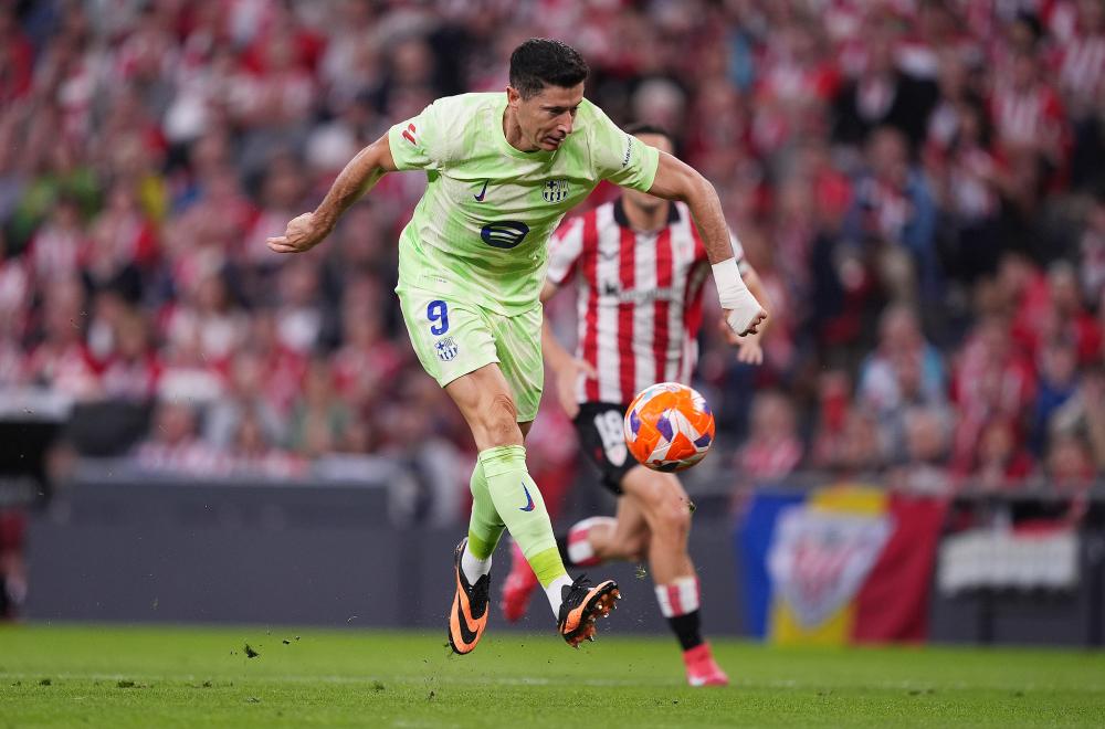 迷你罗助葡萄牙U16夺冠，乔治娜和C罗母亲现场见证