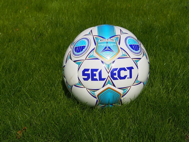 崭露头角 崭露头角